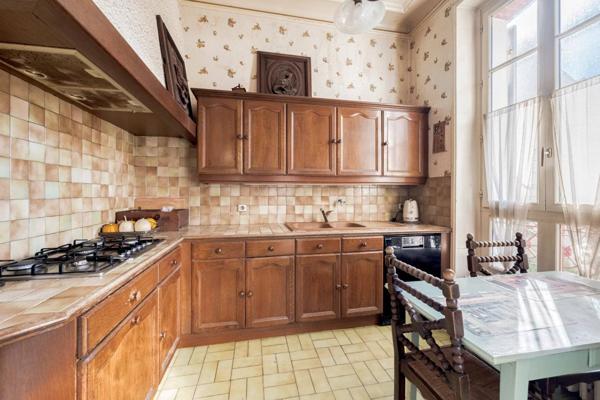 Maison de Maître au cœur de Meaux + Dépendances