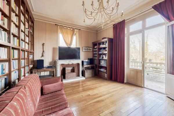 Maison de Maître au cœur de Meaux + Dépendances