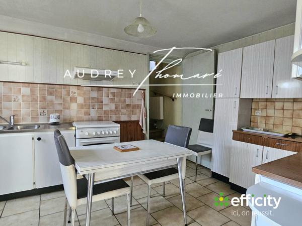 Maison
         5 pièces
        - 87 m² Exclusivité 140 000 € *