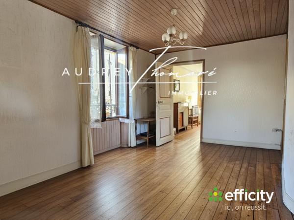Maison
         5 pièces
        - 87 m² Exclusivité 140 000 € *