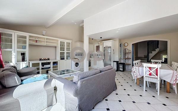 Maison à vendre    5 pièces • 90,43 m2 Roquebrune-sur-Argens
