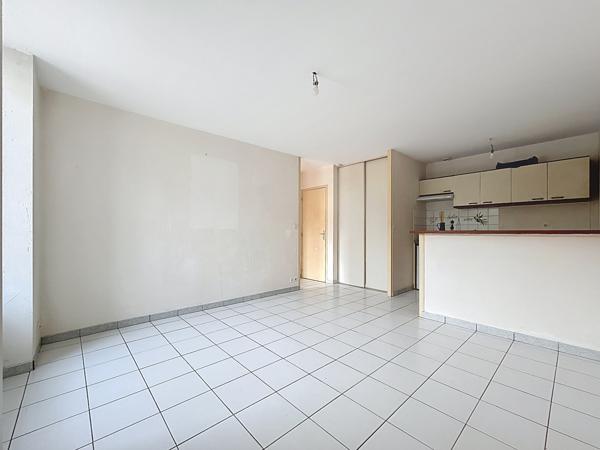 Au centre de la commune de l’Hermitage, commune dynamique avec toutes le commodités nécessaires, bénéficiant d’une gare SNCF et faisant partie de Rennes Métropole.