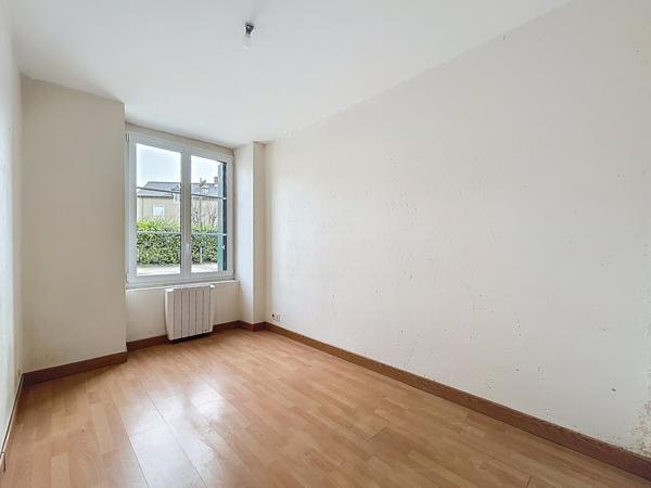 Au centre de la commune de l’Hermitage, commune dynamique avec toutes le commodités nécessaires, bénéficiant d’une gare SNCF et faisant partie de Rennes Métropole.