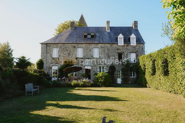 Vente
                Maison228 m² - 9 Pièces -
                    SAINT LO (50000)