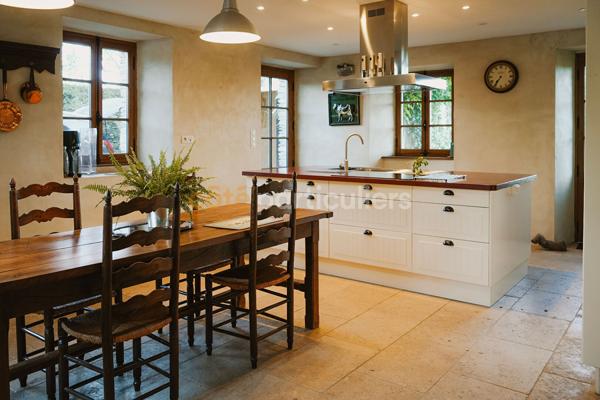 Vente
                Maison228 m² - 9 Pièces -
                    SAINT LO (50000)