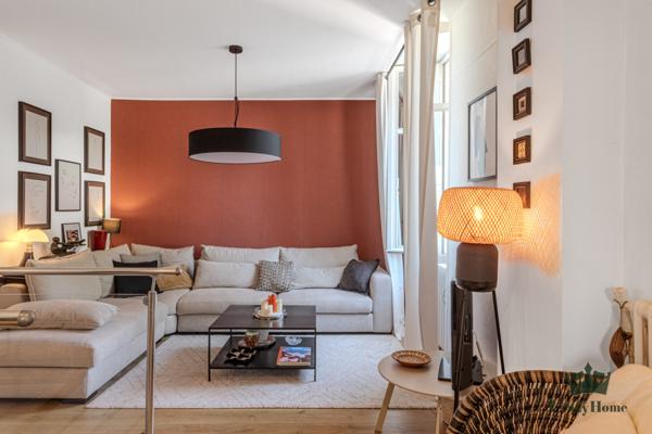 Appartement
                                                                                                                                                                                                                                                                                                                        5 pièce(s)                                                                                                                                                                                                          3 chambre(s)                                                                                                                                                                                                          144  m²