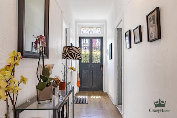 Appartement
                                                                                                                                                                                                                                                                                                                        5 pièce(s)                                                                                                                                                                                                          3 chambre(s)                                                                                                                                                                                                          144  m²