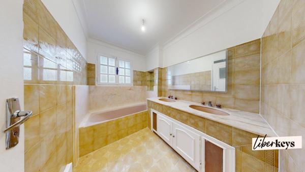 Grande Maison - avec appartement indépendant  sur 800 m² clos, quartier recherché à Draguignan.