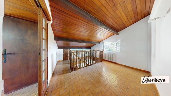 Grande Maison - avec appartement indépendant  sur 800 m² clos, quartier recherché à Draguignan.