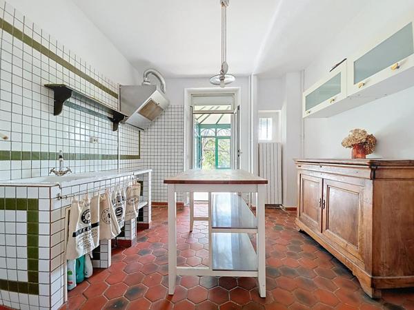 MAISON 5 CHAMBRES + SOUS SOL TOTAL + JARDIN