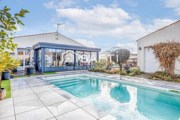 PLAIN PIED COUP DE CŒUR VÉRANDA PISCINE DOUBLE GARAGE