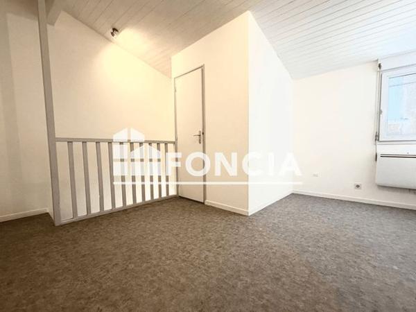 Location Maison 2 pièces 31.71 m² - 12 rue Saint Pierre Cholet 49300