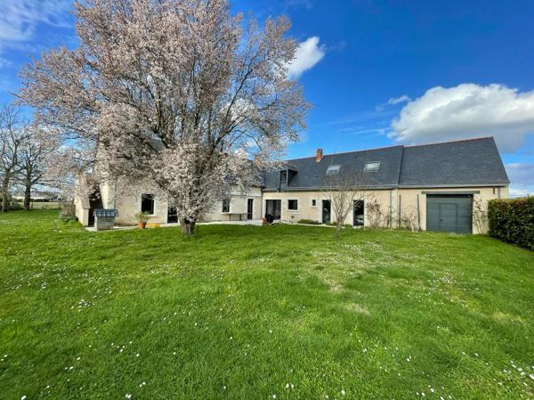 Grande Maison de Caractère Rénovée avec Piscine - ECOUFLANT BOURG