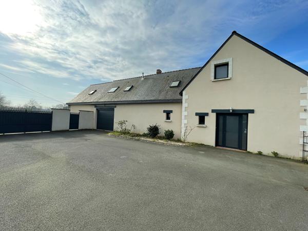 Grande Maison de Caractère Rénovée avec Piscine - ECOUFLANT BOURG