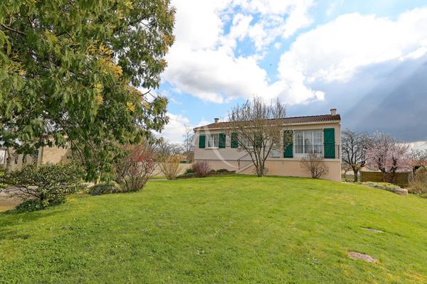 Maison Montaigu-Vendée