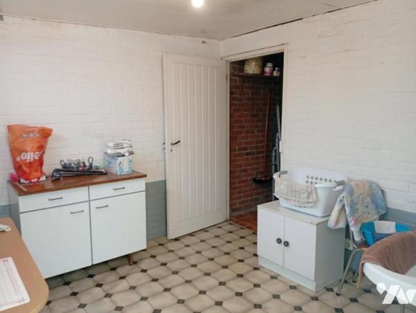 Maison semi individuelle avec garage 