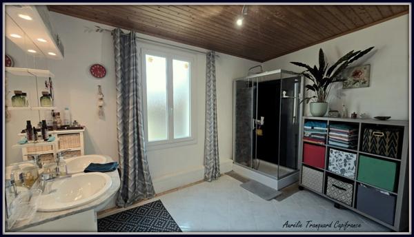 Maison à vendre 6 pièces proche de AULNAY (17), vie PLAIN PIED avec DEPENDANCE environ 100m²