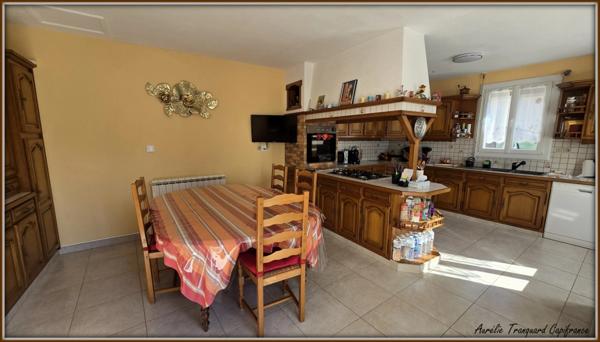 Maison à vendre 6 pièces proche de AULNAY (17), vie PLAIN PIED avec DEPENDANCE environ 100m²