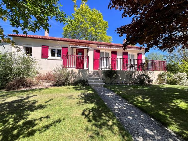 8min de BRESSUIRE (axe Cholet) - Dans un Joli parc de 2026m², pavillon 3 chambres !