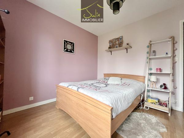 8min de BRESSUIRE (axe Cholet) - Dans un Joli parc de 2026m², pavillon 3 chambres !
