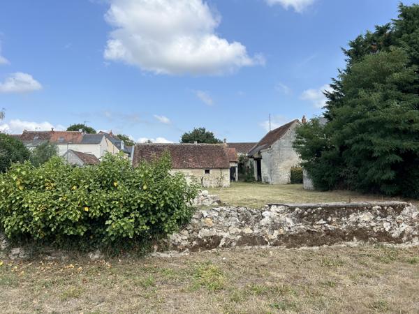 Berthenay (37510) Ensemble de granges sur parcelle constructible