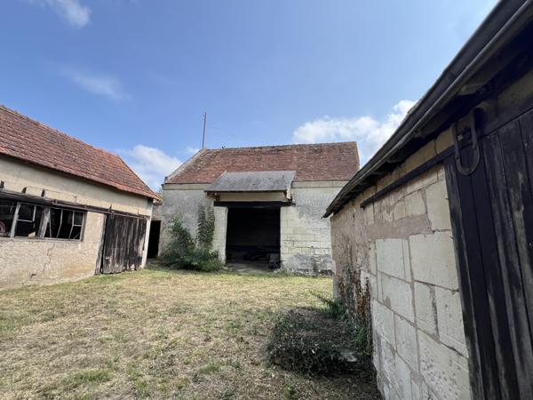 Berthenay (37510) Ensemble de granges sur parcelle constructible