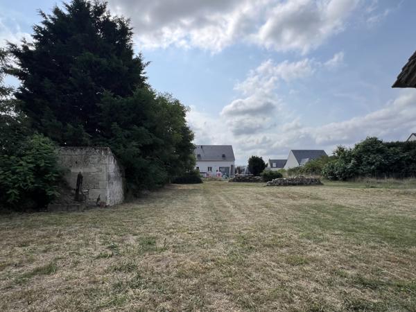 Berthenay (37510) Ensemble de granges sur parcelle constructible