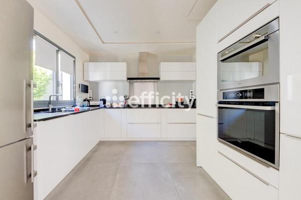 Maison 7 pièces - 335 m² Bien prestige