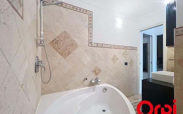 Appartement à louer    3 pièces • 61,06 m2 Roquebrune-Cap-Martin