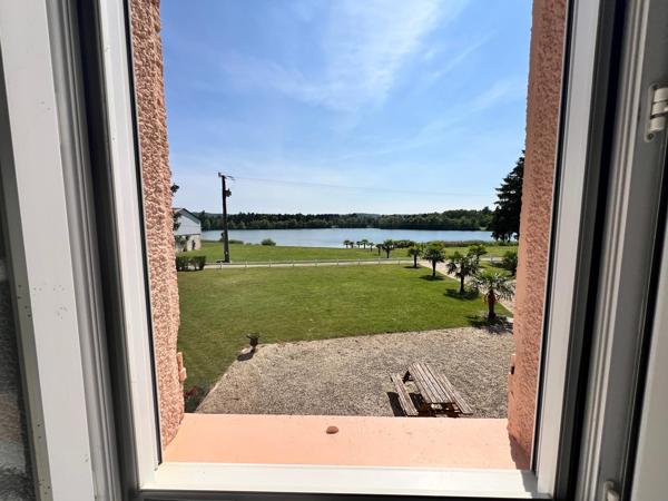 Magnifique propriété de 295 m² implantée sur un domaine de 26 hectares avec 2 étangs