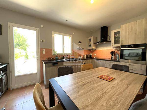 Maison au calme avec jardin, piscine et garage