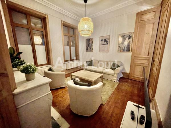 Maison Bourgeoise à vendre à Lille - Investissement locatif rentable - Emplacement central et accessible