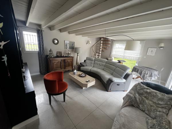 MAISON 5 CHAMBRES - 160m² hab. - PISCINE - DEPENDANCES