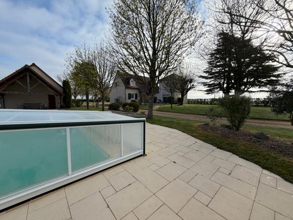 MAISON 5 CHAMBRES - 160m² hab. - PISCINE - DEPENDANCES