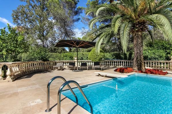 A vendre en co-exclusivité au Parcs de Mougins, superbe villa familiale dans un prestigieux domaine