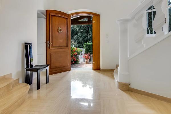 A vendre en co-exclusivité au Parcs de Mougins, superbe villa familiale dans un prestigieux domaine