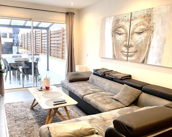 A vendre Maison de ville entièrement rénovée proche des commodités