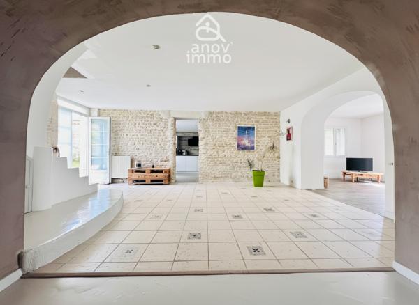 Maison
                                                                                                                                                                                                                                                                                                                        9 pièce(s)                                                                                                                                                                                                          6 chambre(s)                                                                                                                                                                                                          300  m²