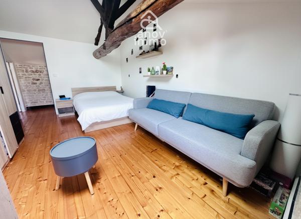 Maison
                                                                                                                                                                                                                                                                                                                        9 pièce(s)                                                                                                                                                                                                          6 chambre(s)                                                                                                                                                                                                          300  m²