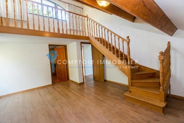 Propriete
                                                                                                                                                                                                                                                                                                                        7 pièce(s)                                                                                                                                                                                                          5 chambre(s)                                                                                                                                                                                                          537  m²
