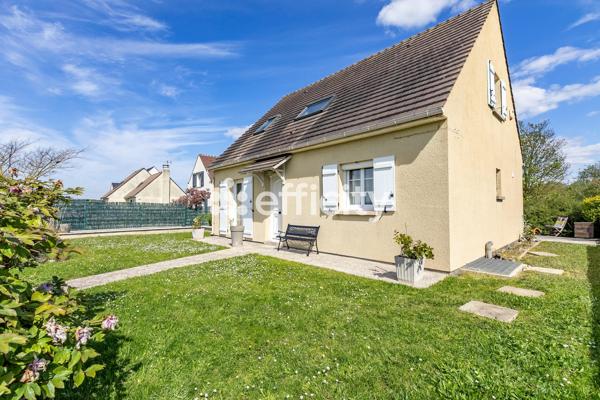 Maison
         6 pièces
        - 110 m² Exclusivité 315 000 € *