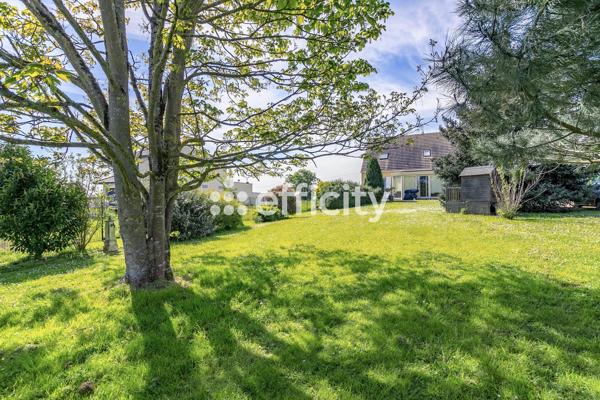 Maison
         6 pièces
        - 110 m² Exclusivité 315 000 € *
