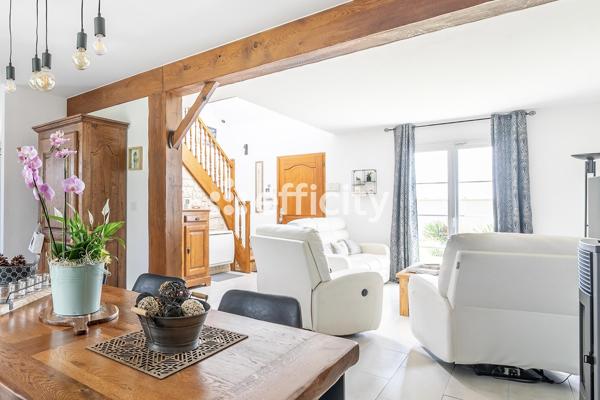 Maison
         6 pièces
        - 110 m² Exclusivité 315 000 € *