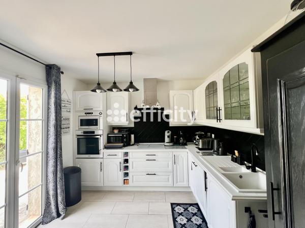 Maison
         6 pièces
        - 110 m² Exclusivité 315 000 € *