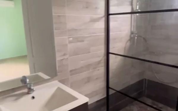Appartement à louer    4 pièces • 160 m2 Morne-à-l'Eau
