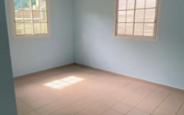 Appartement à louer    4 pièces • 160 m2 Morne-à-l'Eau