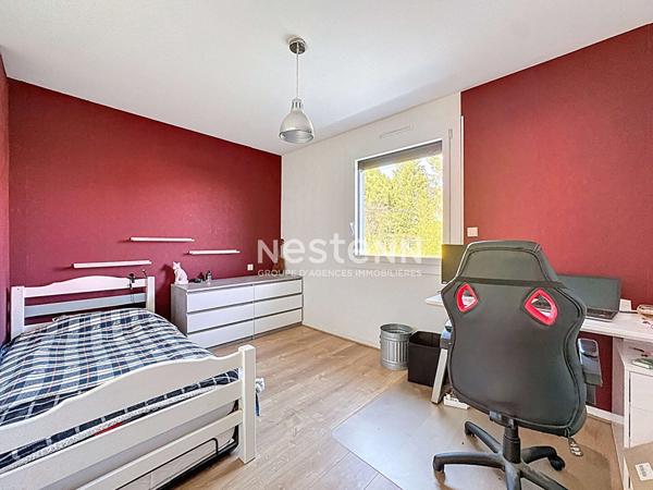 A VENDRE: Maison de plain-pied à Muret - 135 m² habitables sur un terrain clos et paysager avec piscine