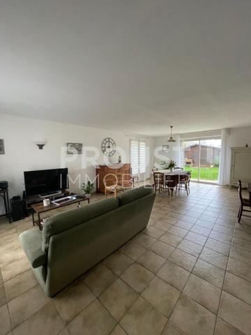 En exclusivité quartier les brizeaux. beau pavillon avec garage et jardin.