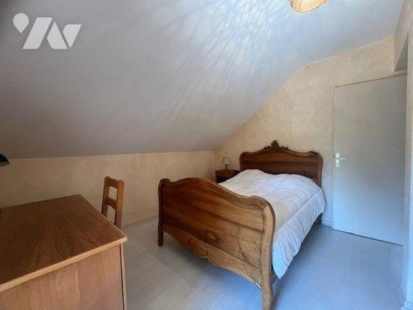 Maison à vendre, LES CHARMETTES à 5 minutes de CHAMBÉRY

Maison située dans le quartier des C...