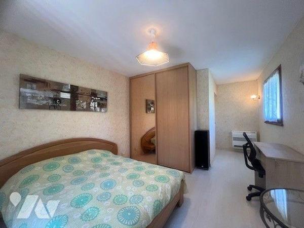 Maison à vendre, LES CHARMETTES à 5 minutes de CHAMBÉRY

Maison située dans le quartier des C...